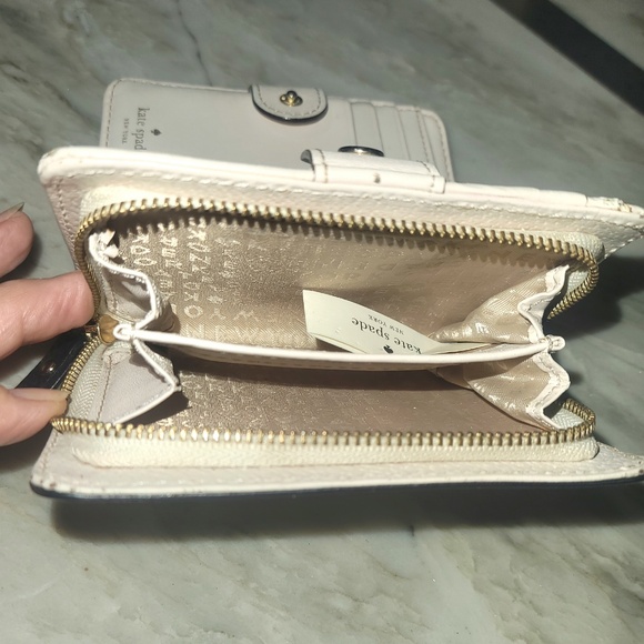 Kate Spade Black and Cream Wallet - Picture 4 of 6